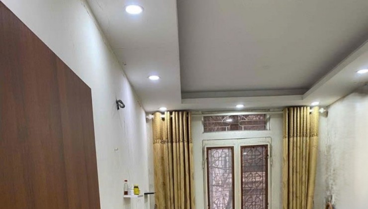 Cho thuê MBKD HÀNG ĂN, CÀ PHÊ MP Hàng Muối, Hoàn Kiếm - DT 31m - 3 tầng - MT 3m - Giá 19,5 Triệu.